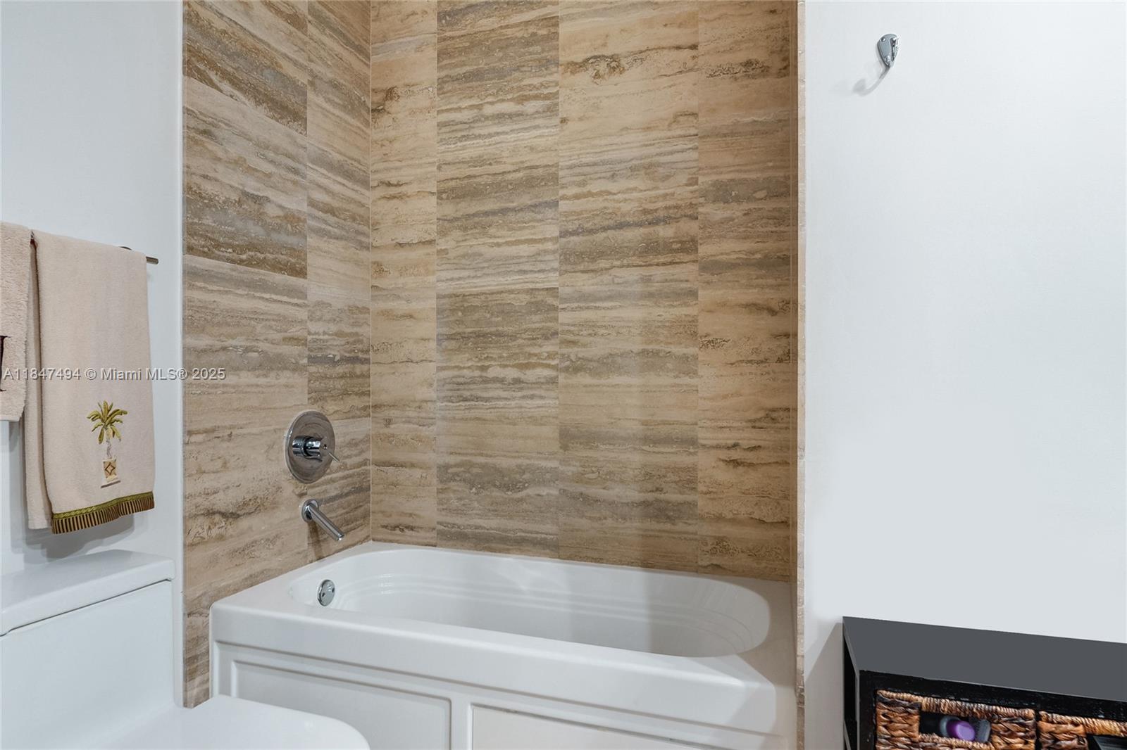 TDR TOWER II CONDO - Residential Lease