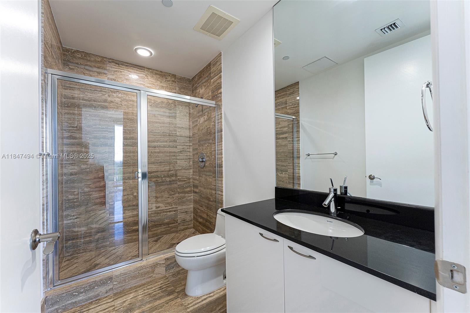 TDR TOWER II CONDO - Residential Lease