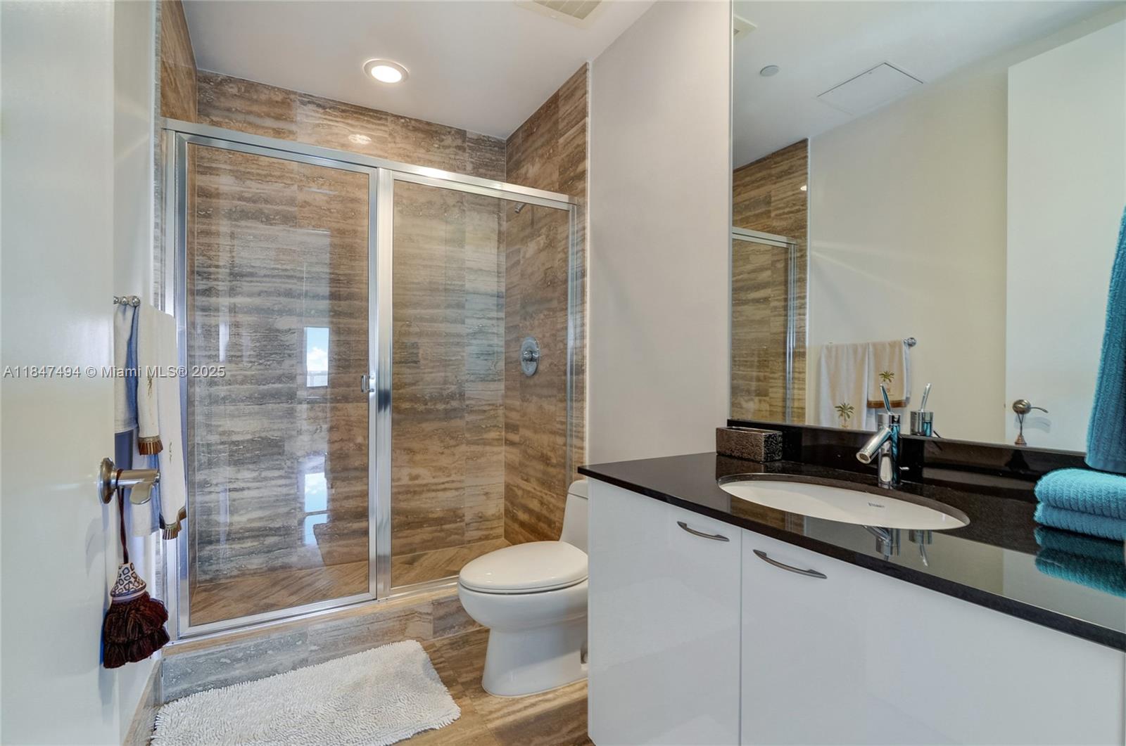 TDR TOWER II CONDO - Residential Lease