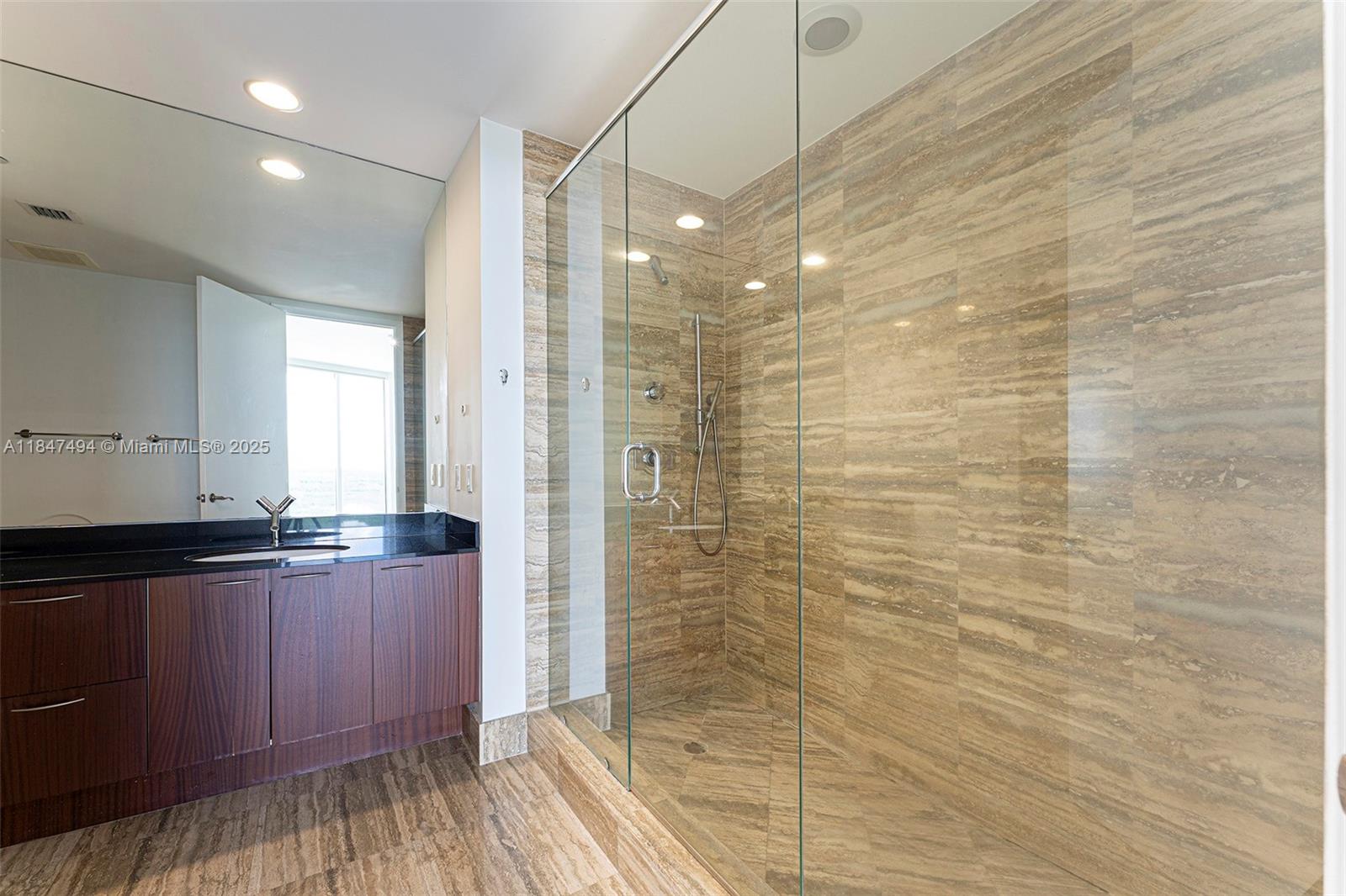 TDR TOWER II CONDO - Residential Lease