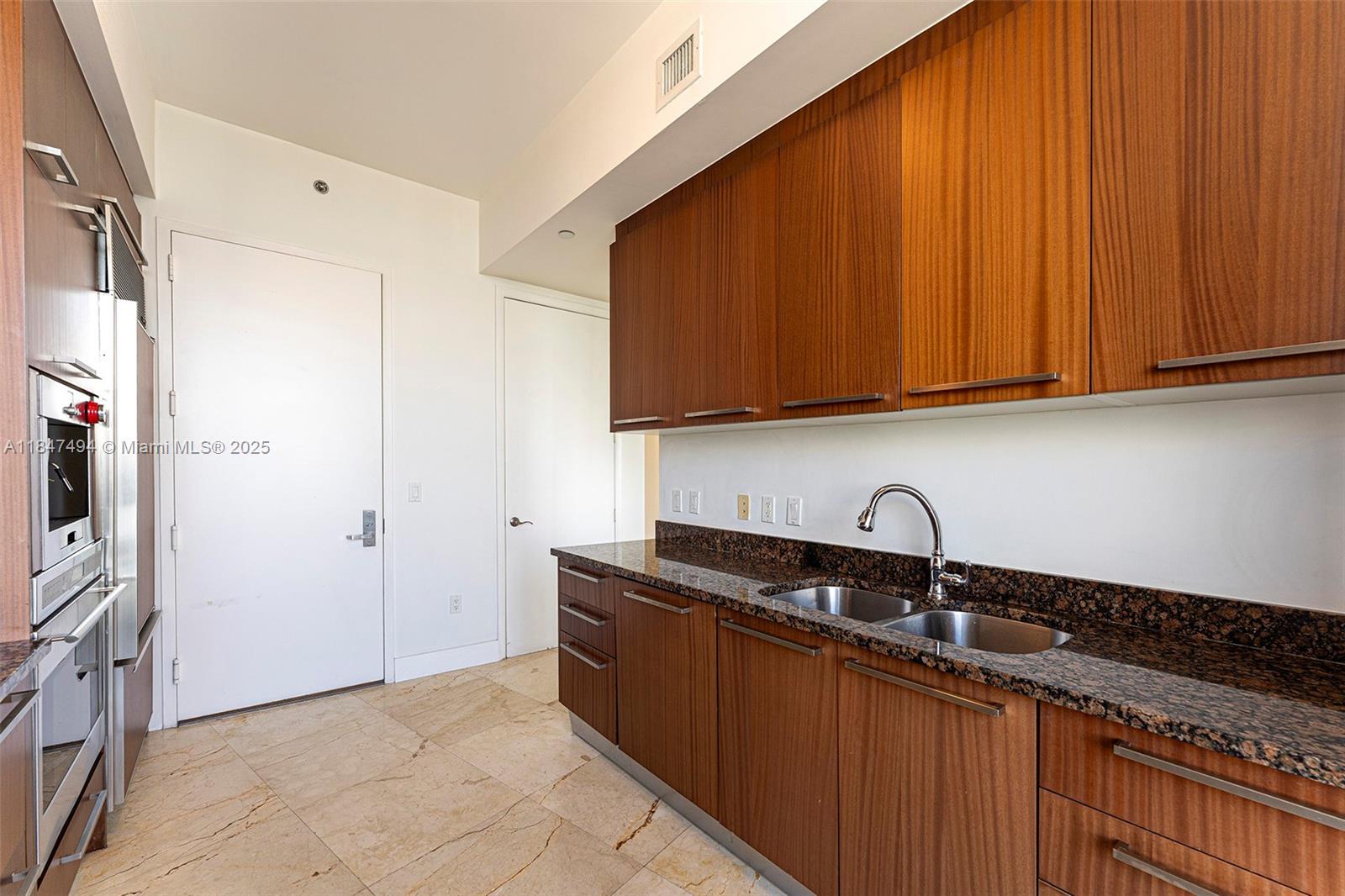 TDR TOWER II CONDO - Residential Lease