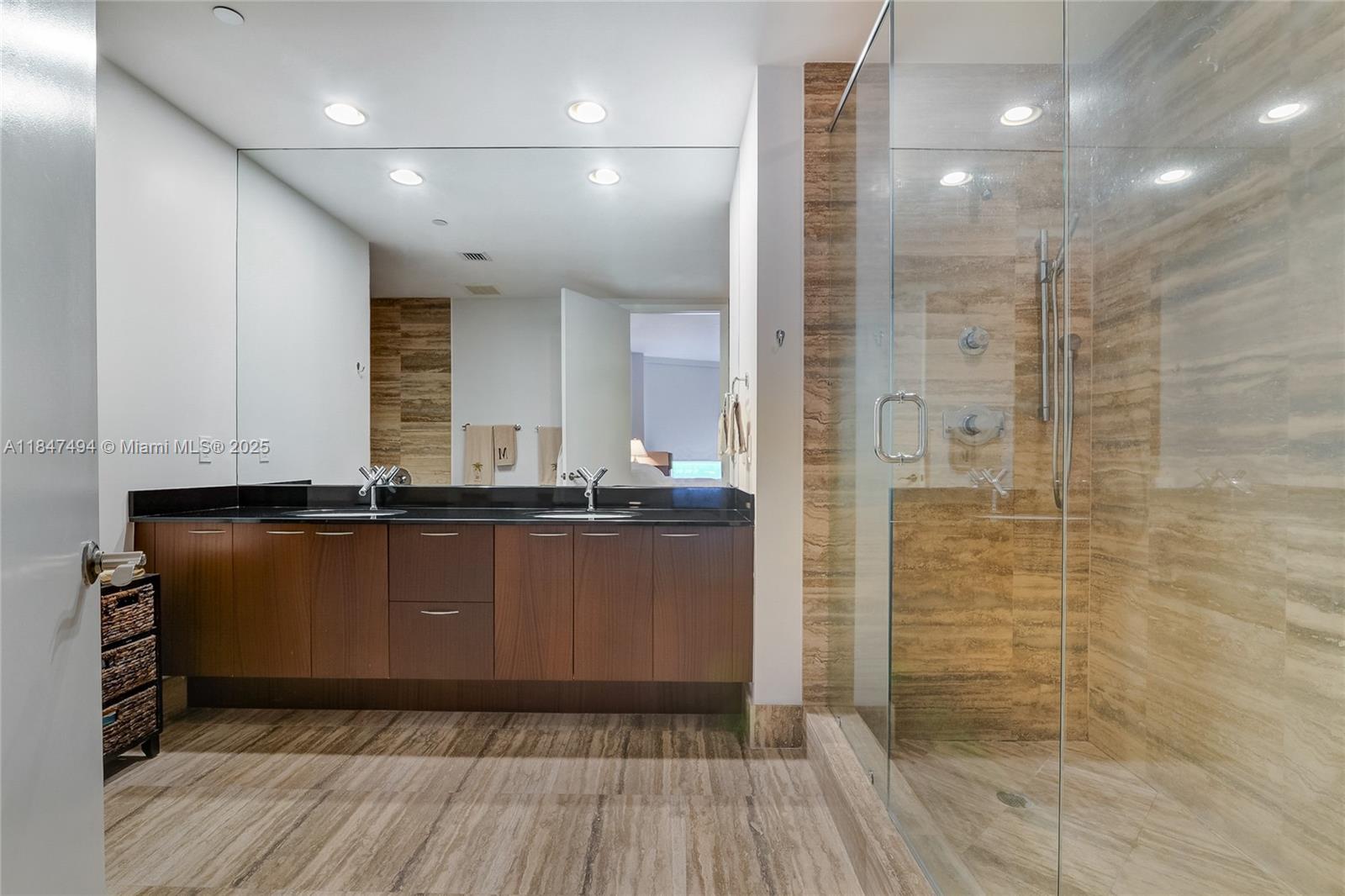 TDR TOWER II CONDO - Residential Lease