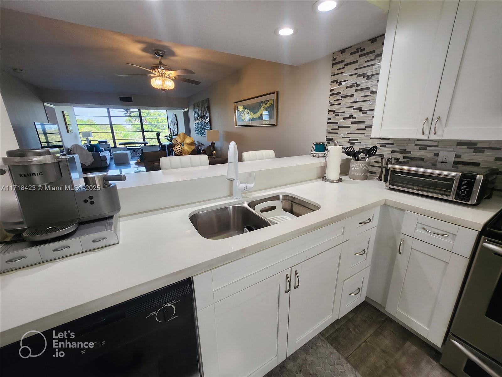 CONDO 8 OF WHITEHALL COND - Residential