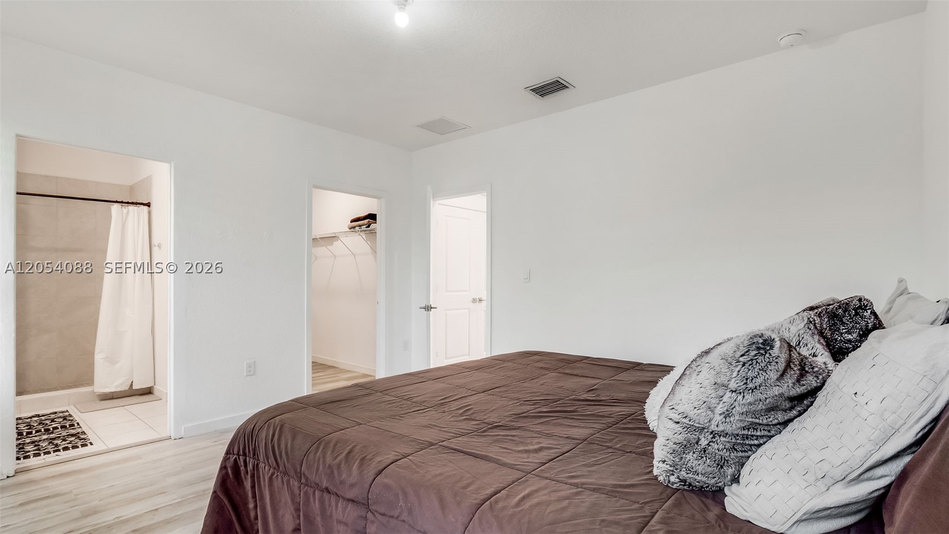 HAMILTON PLACE - Residential