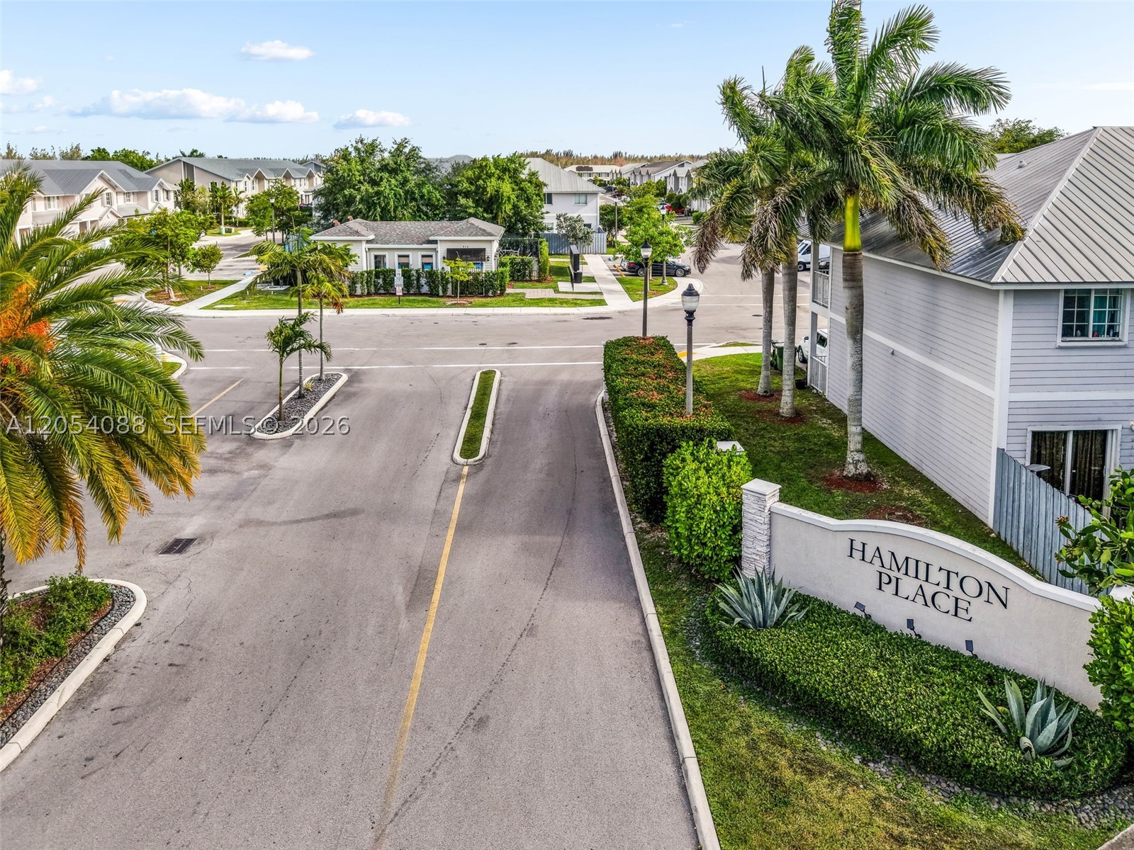 HAMILTON PLACE - Residential