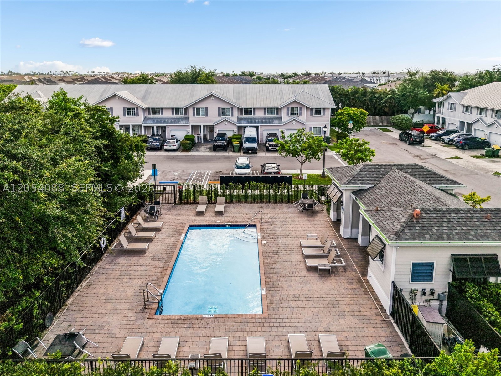 HAMILTON PLACE - Residential