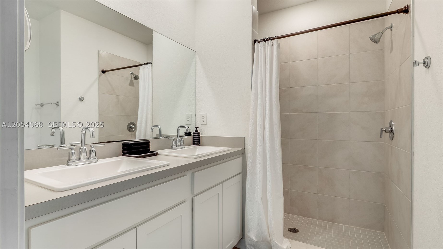 HAMILTON PLACE - Residential