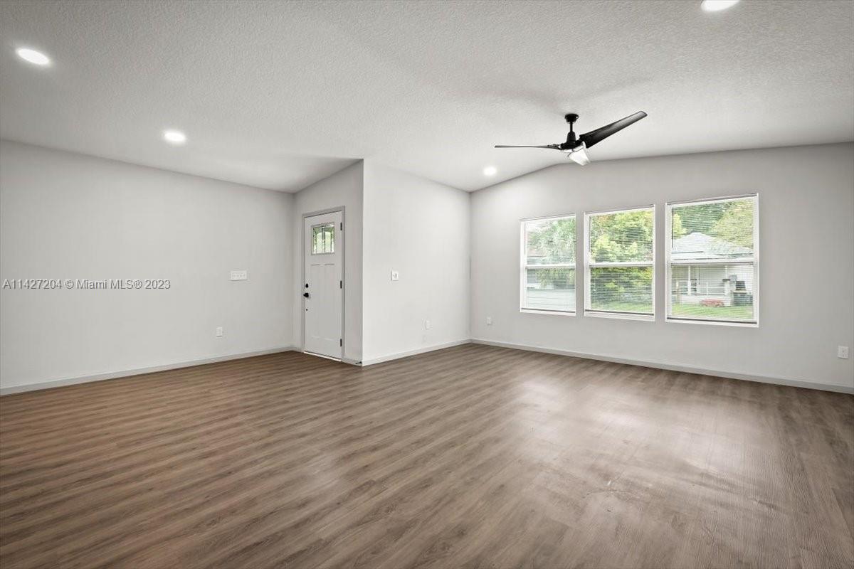 MONCRIEF PARK - Residential Lease