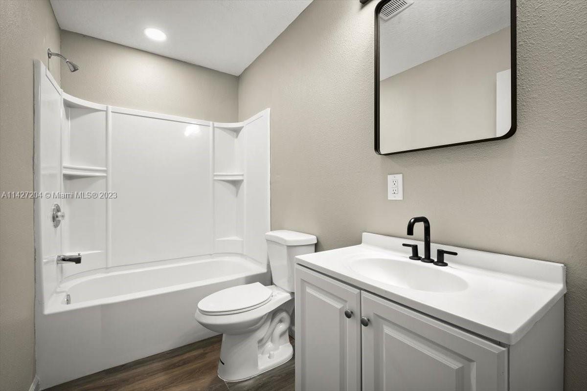 MONCRIEF PARK - Residential Lease