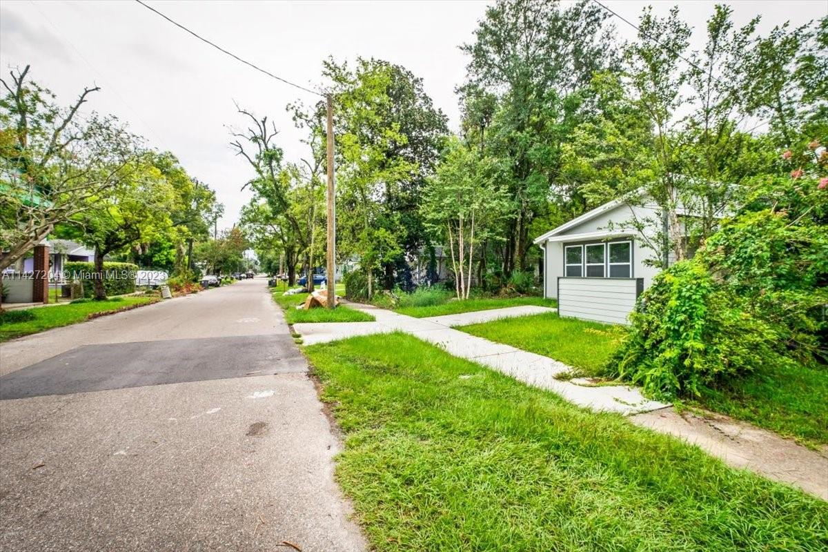 MONCRIEF PARK - Residential Lease