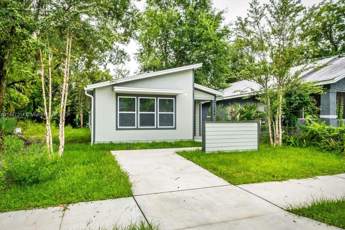 MONCRIEF PARK - Residential Lease