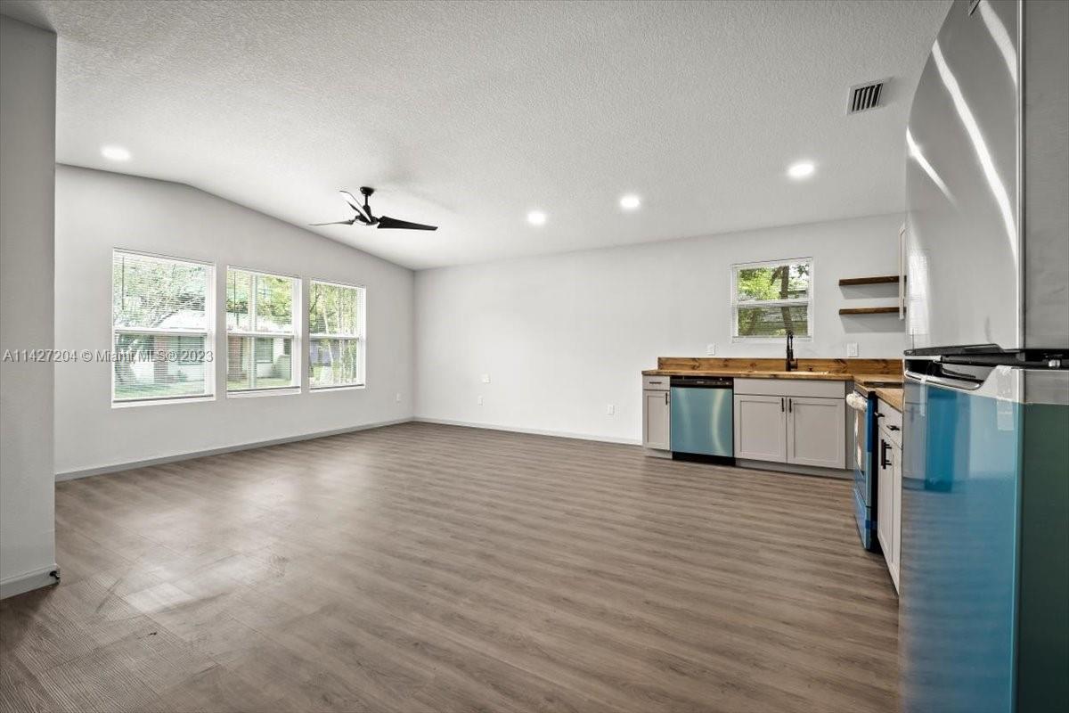 MONCRIEF PARK - Residential Lease