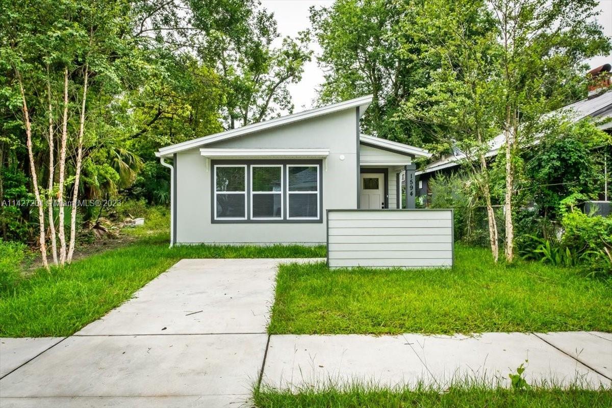 MONCRIEF PARK - Residential Lease