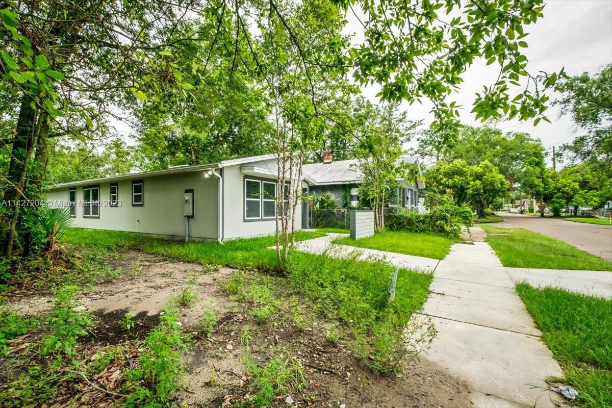 MONCRIEF PARK - Residential Lease