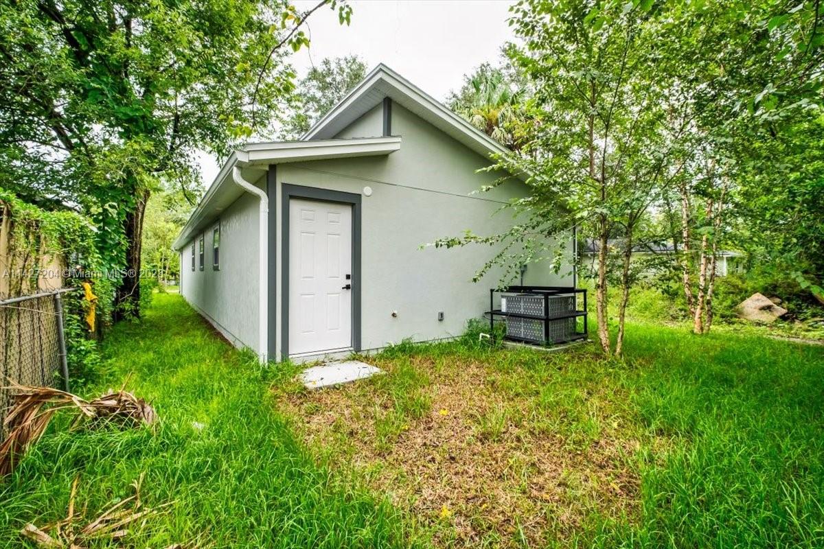 MONCRIEF PARK - Residential Lease