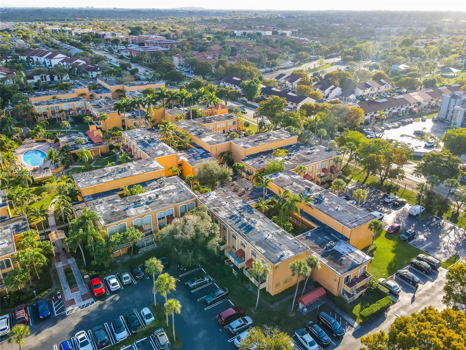 VENETIAN GARDENS AT COUNT - Residential