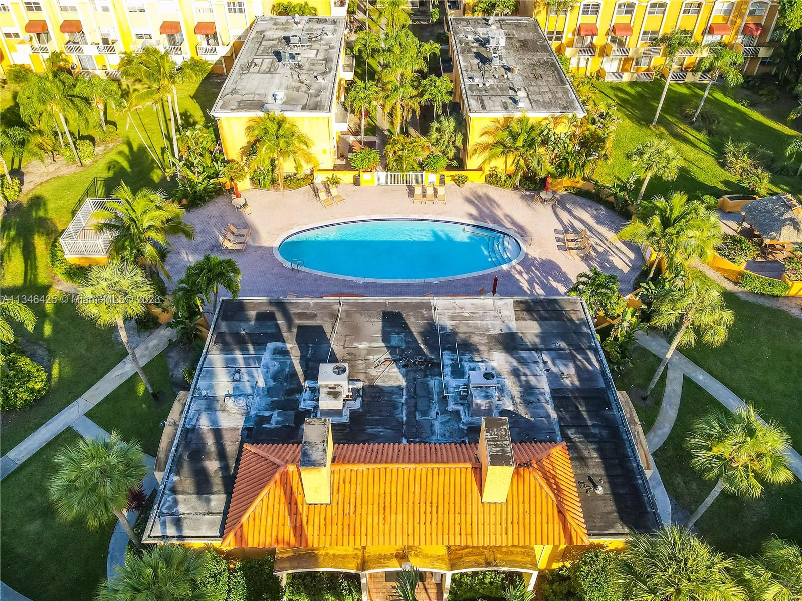 VENETIAN GARDENS AT COUNT - Residential
