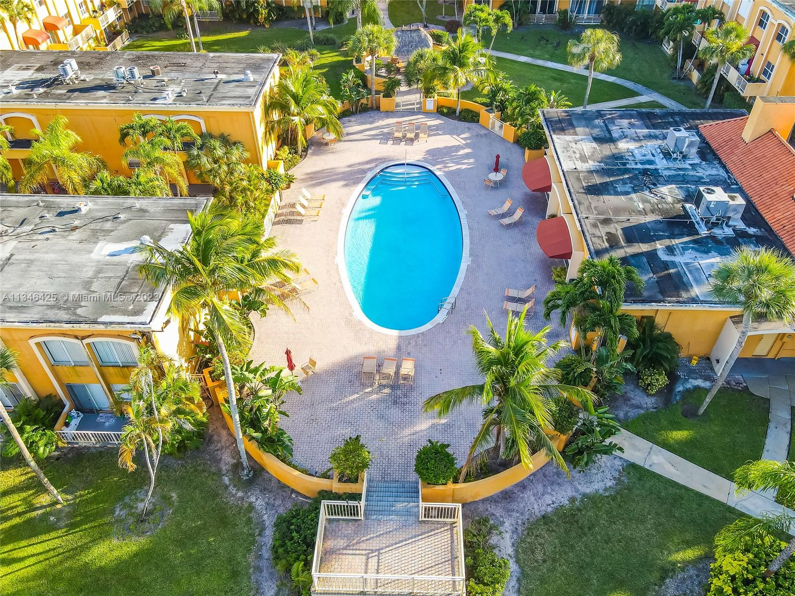 VENETIAN GARDENS AT COUNT - Residential