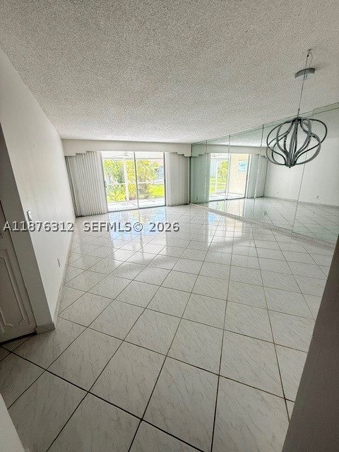 MEADOWBROOK LAKES CONDO - Residential
