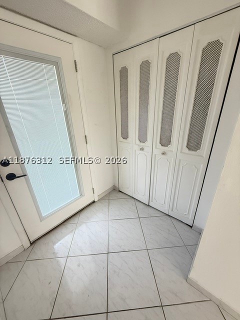 MEADOWBROOK LAKES CONDO - Residential