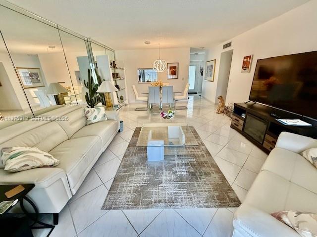 MEADOWBROOK LAKES CONDO - Residential