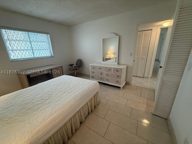 MEADOWBROOK LAKES CONDO - Residential