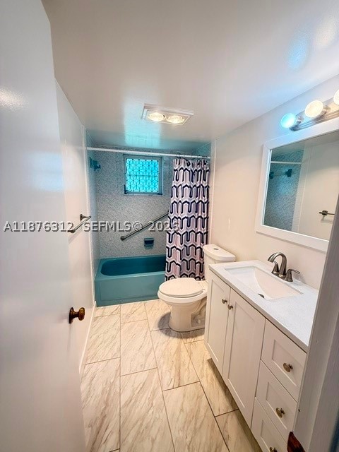MEADOWBROOK LAKES CONDO - Residential