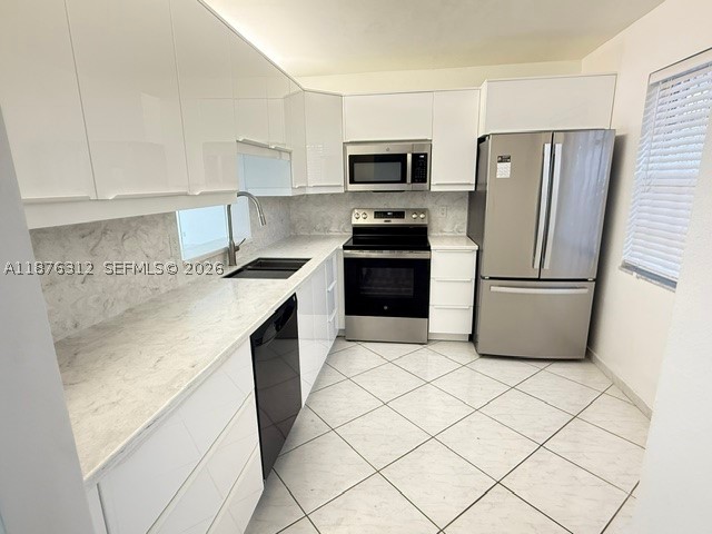 MEADOWBROOK LAKES CONDO - Residential
