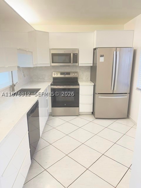 MEADOWBROOK LAKES CONDO - Residential