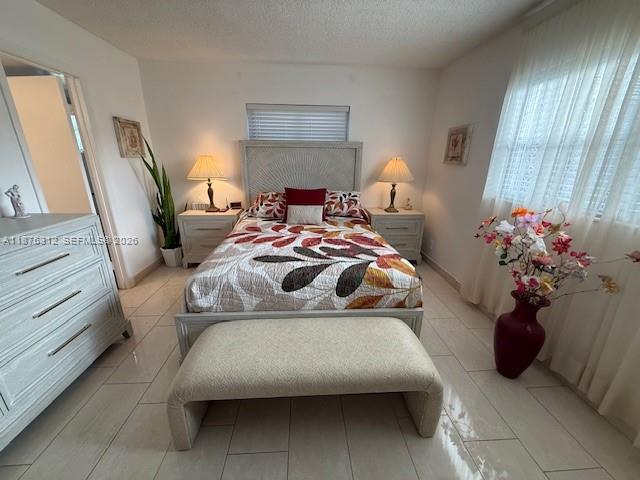 MEADOWBROOK LAKES CONDO - Residential