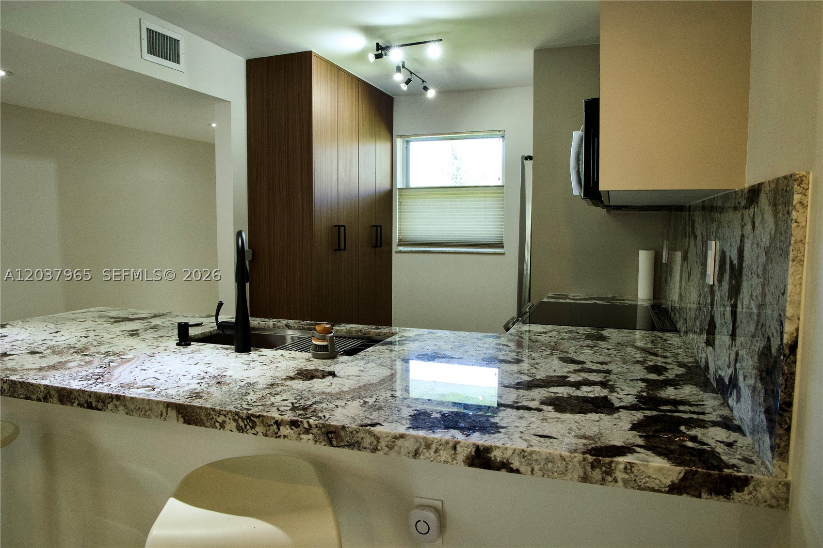 SUNWOOD CONDO - Residential