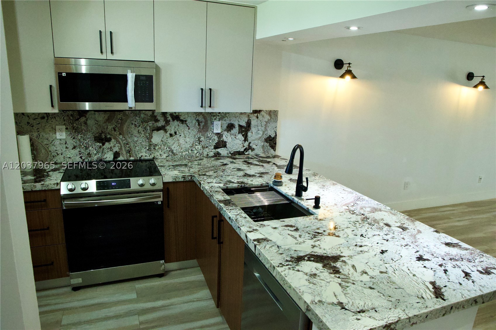 SUNWOOD CONDO - Residential