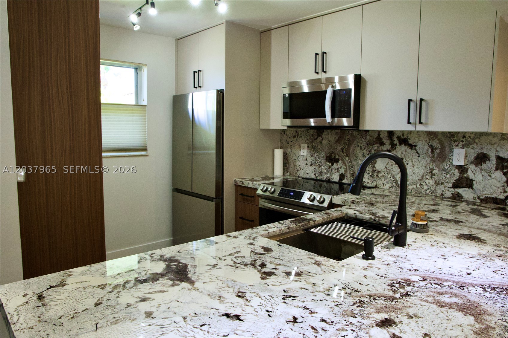 SUNWOOD CONDO - Residential