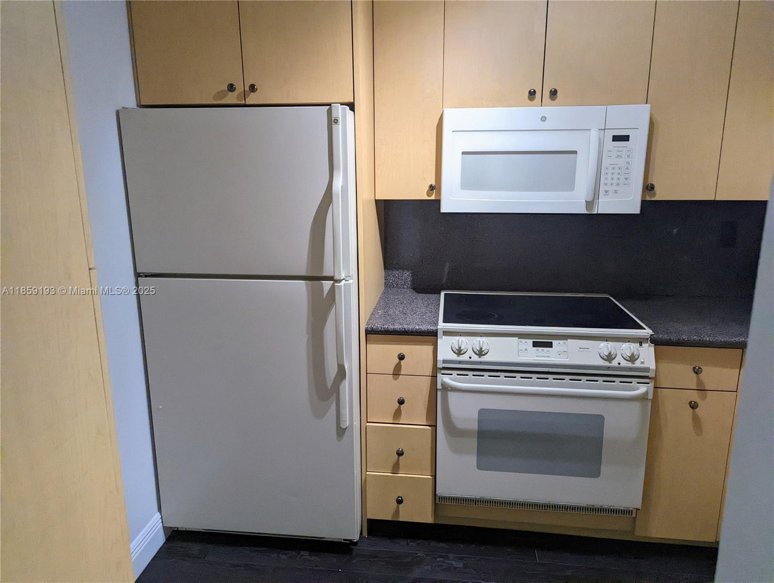 VIRGINIA OAKS CONDO - Residential