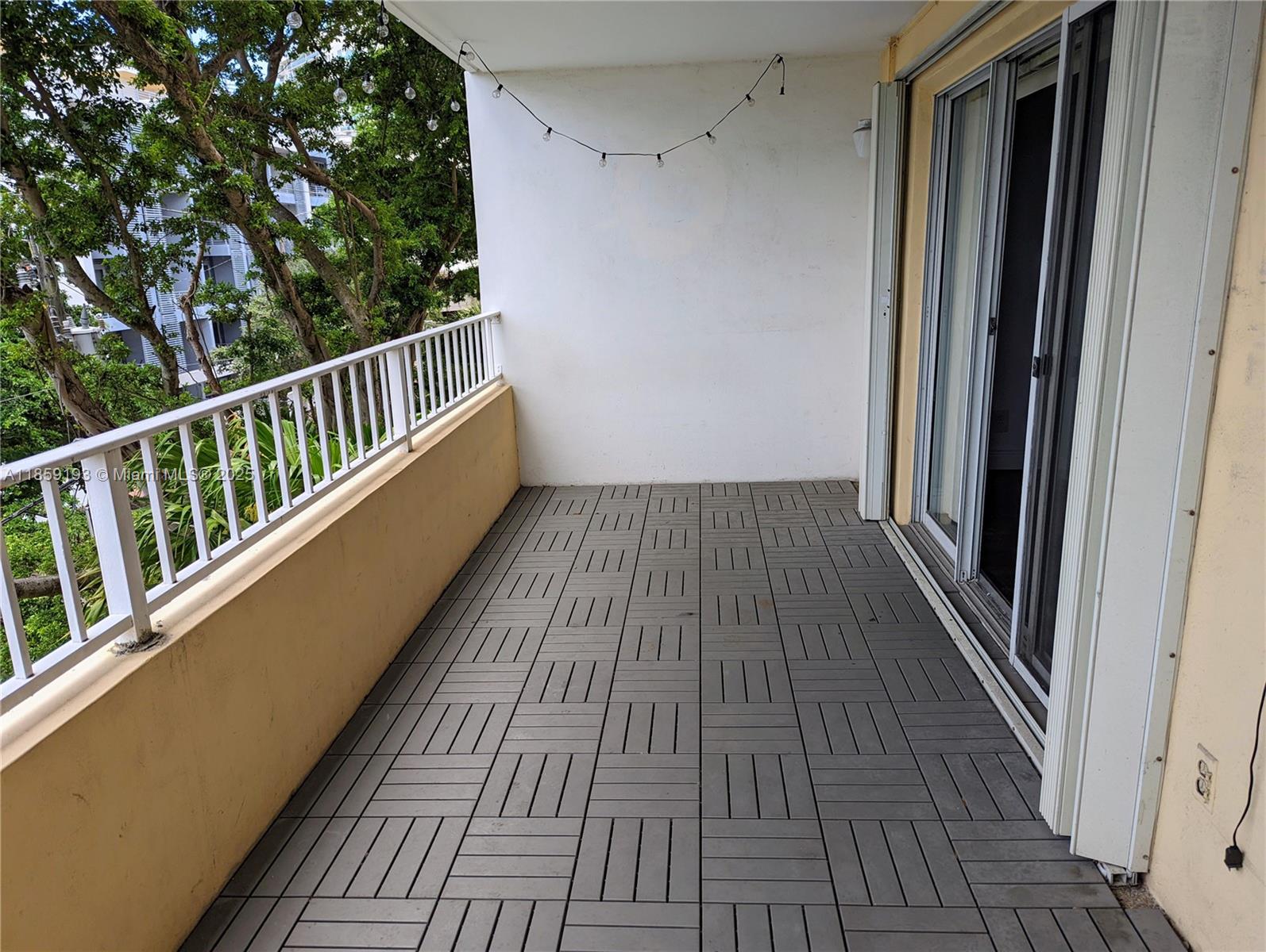 VIRGINIA OAKS CONDO - Residential