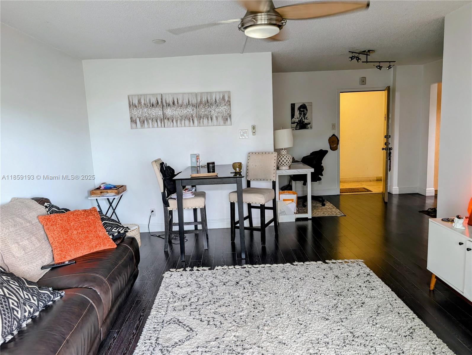 VIRGINIA OAKS CONDO - Residential