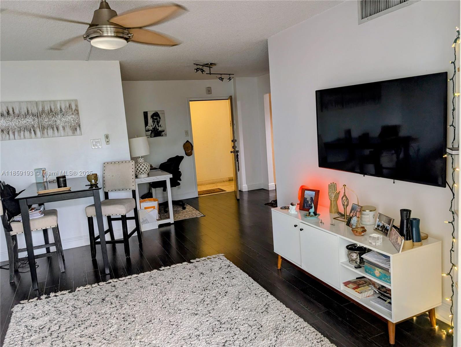 VIRGINIA OAKS CONDO - Residential