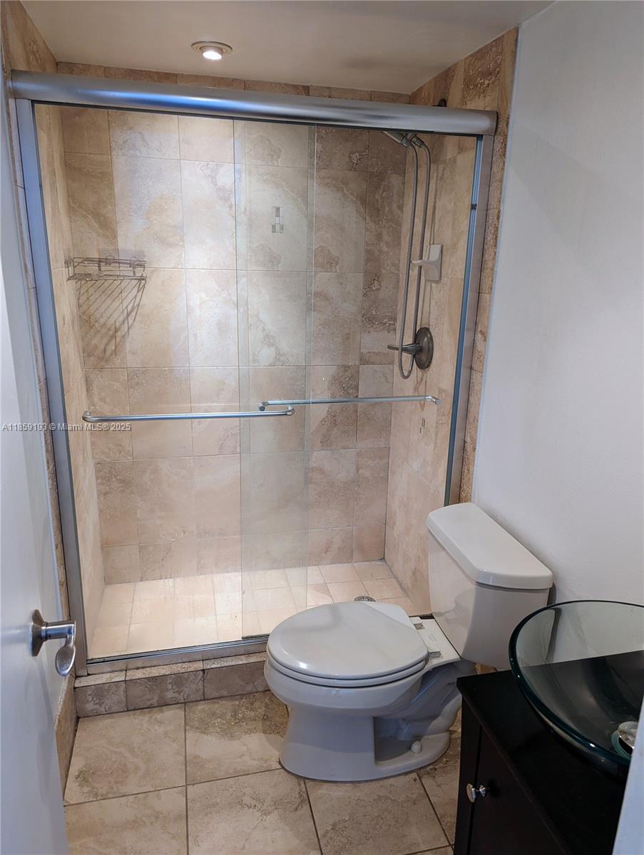 VIRGINIA OAKS CONDO - Residential