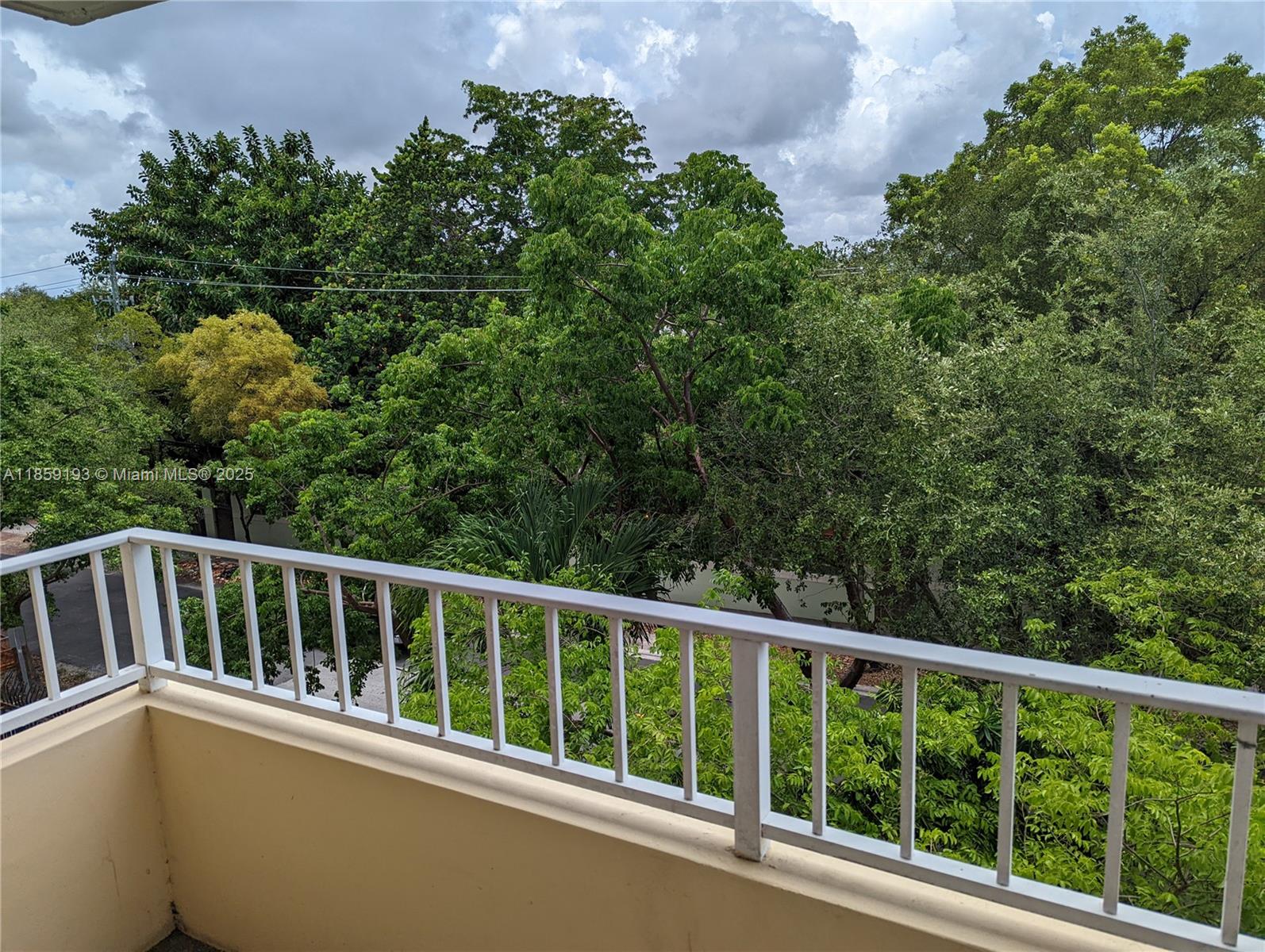 VIRGINIA OAKS CONDO - Residential