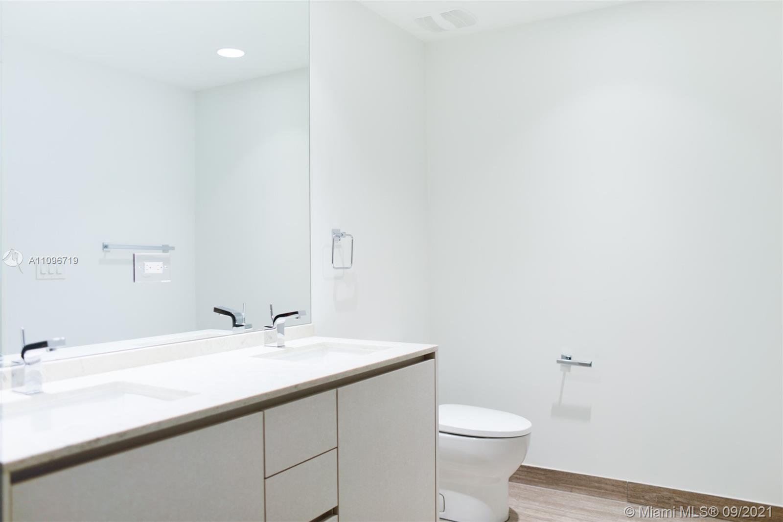 1010 BRICKELL CONDO - Residential Lease