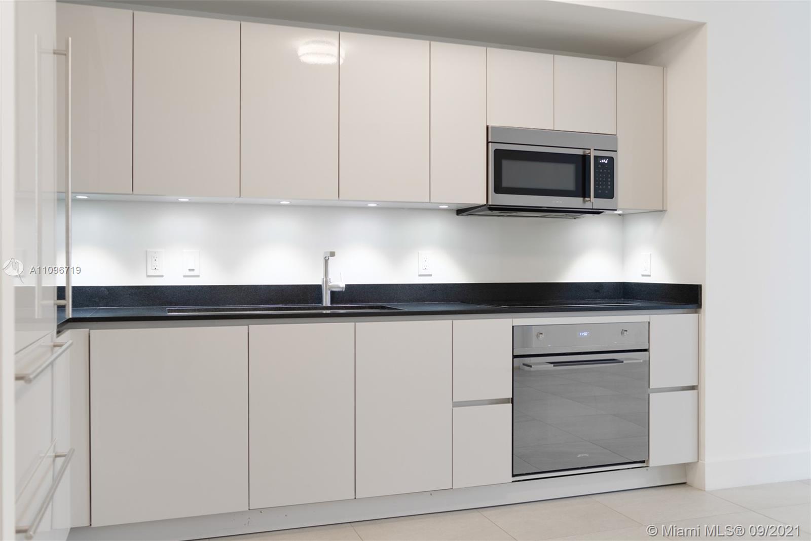 1010 BRICKELL CONDO - Residential Lease