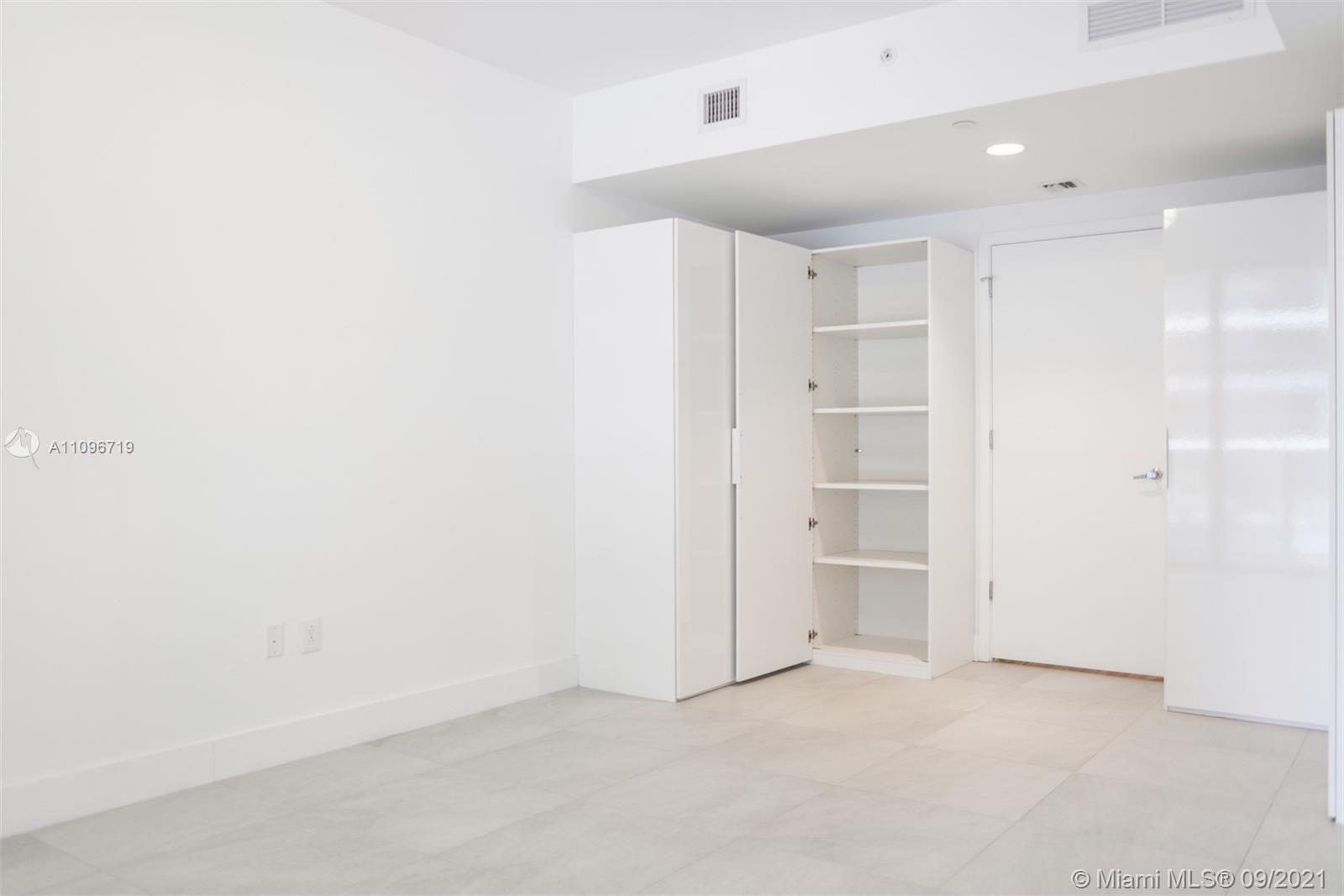 1010 BRICKELL CONDO - Residential Lease