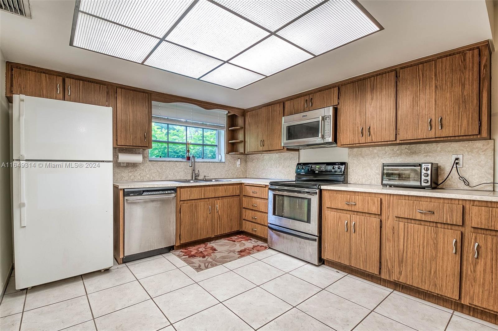 SUN CORAL HGTS - Residential