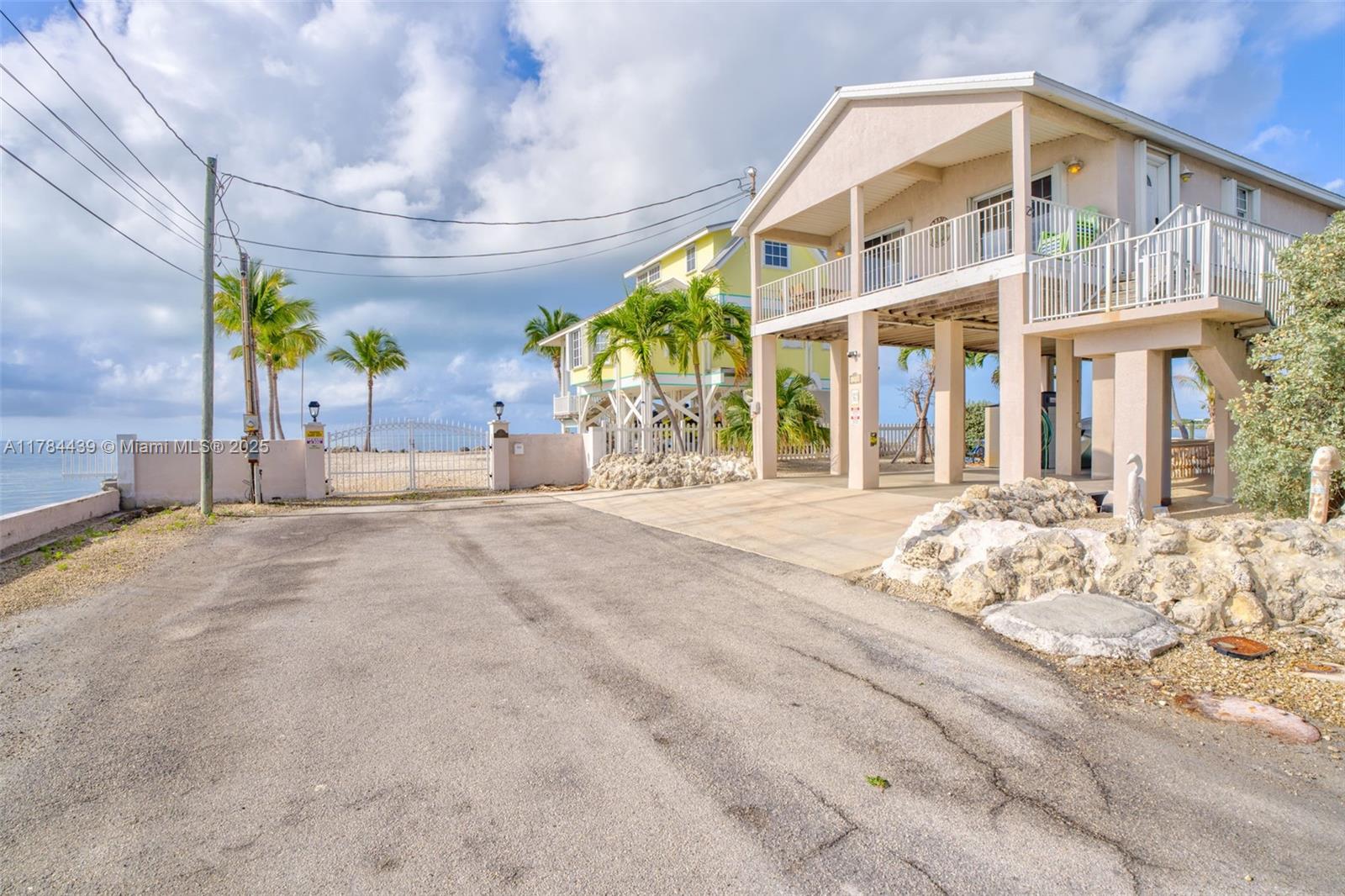 Gulfstream Village - Residential