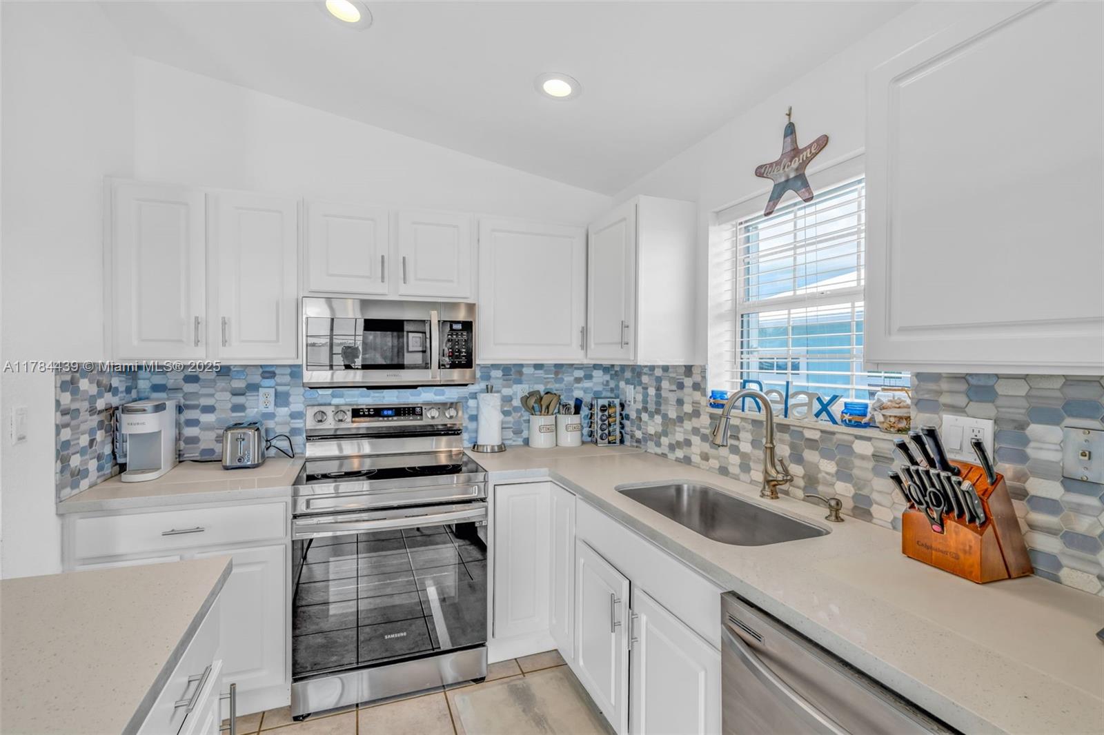 Gulfstream Village - Residential