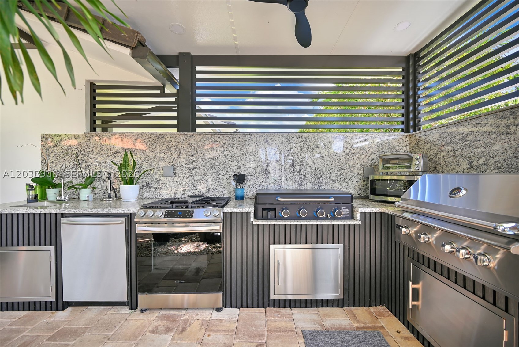 J G HEADS FARMS - Residential