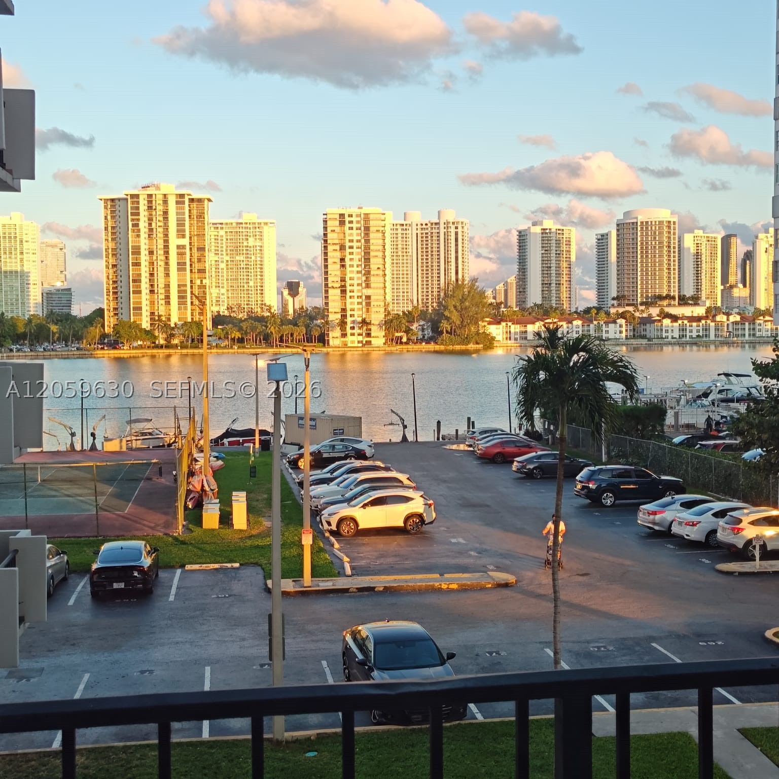 COMMODORE PLAZA CONDO - Residential