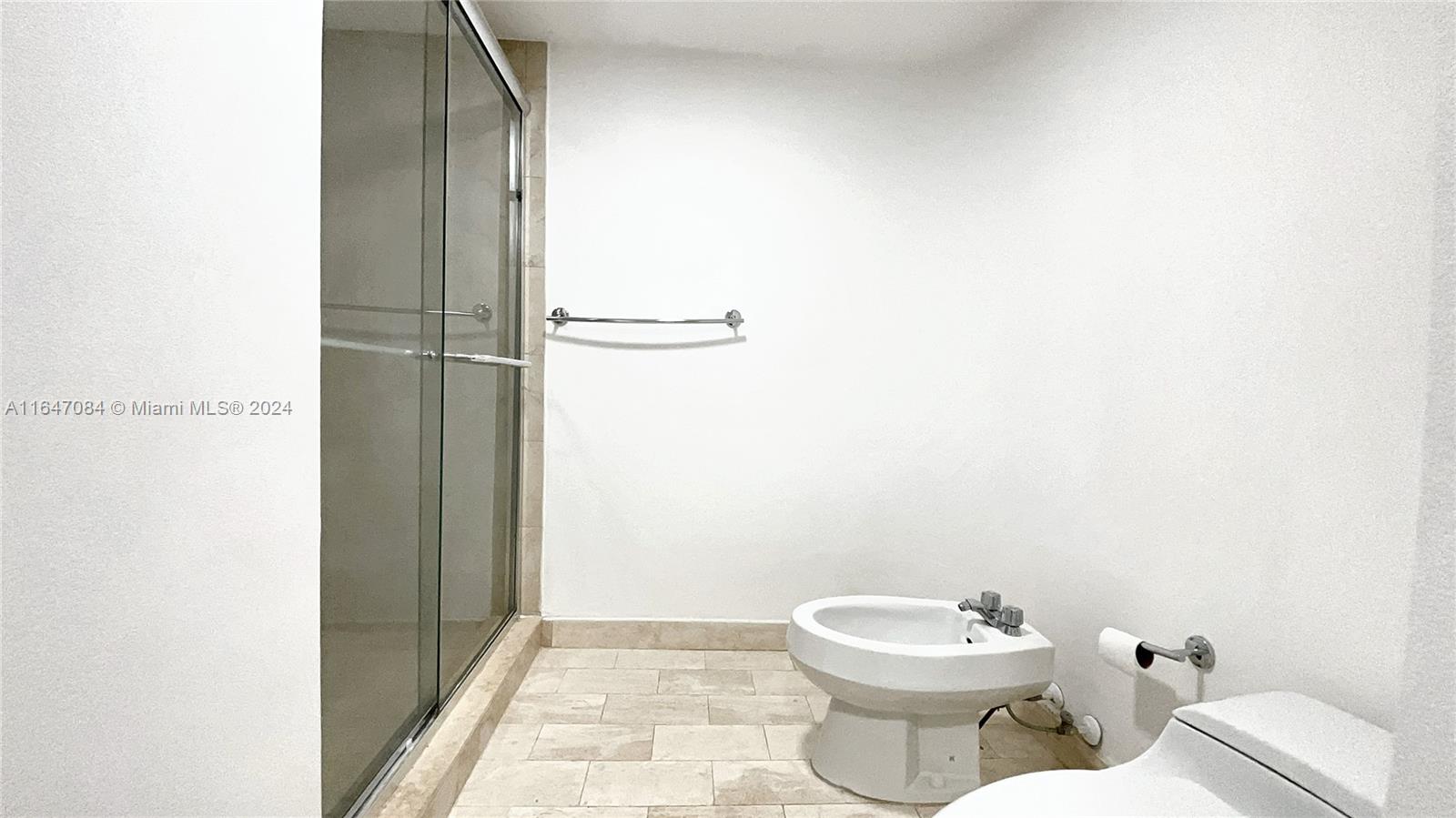 VENETIA CONDO - Residential Lease