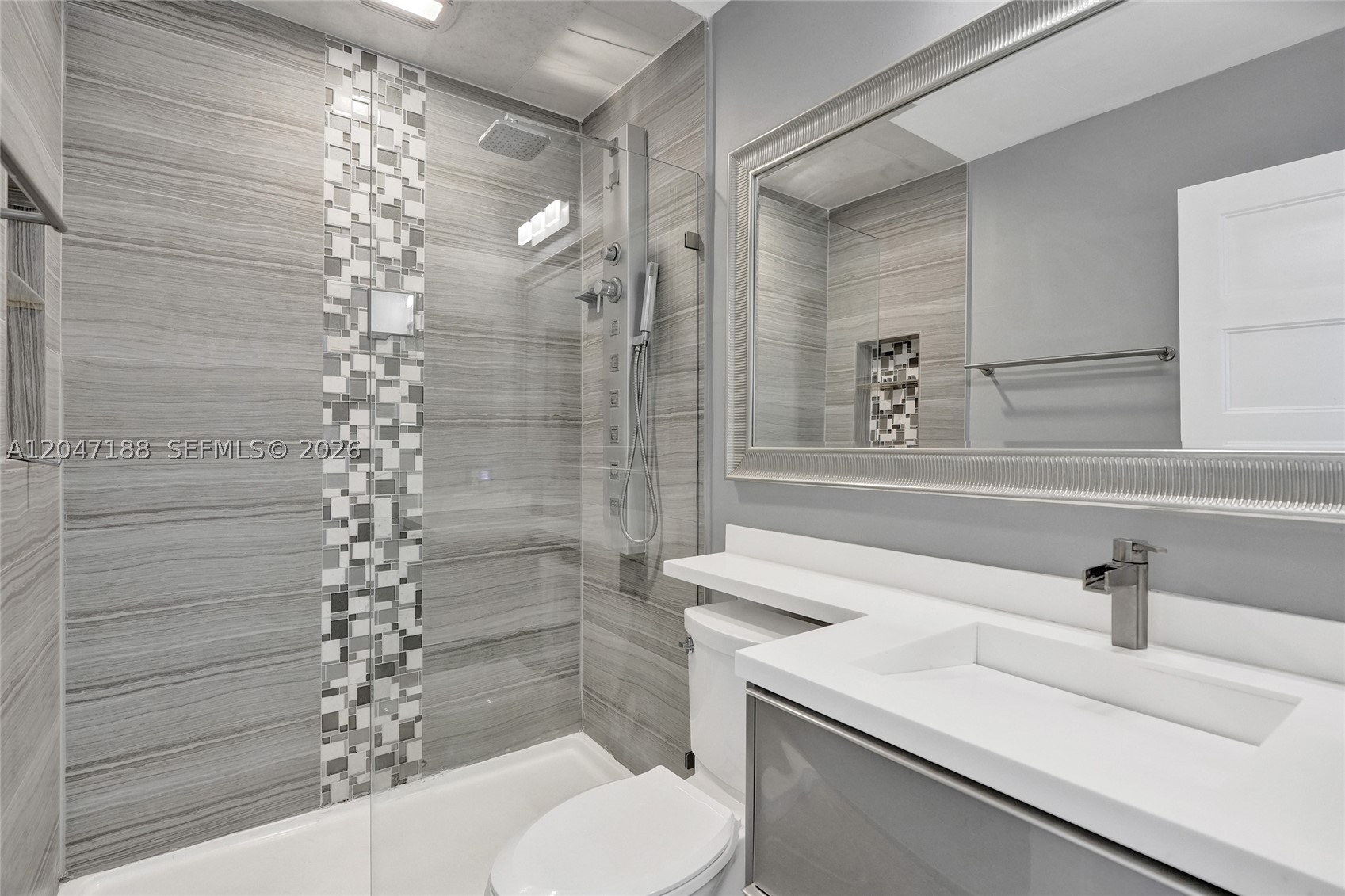 WINDSOR COURT CONDOMINIUM - Residential Lease