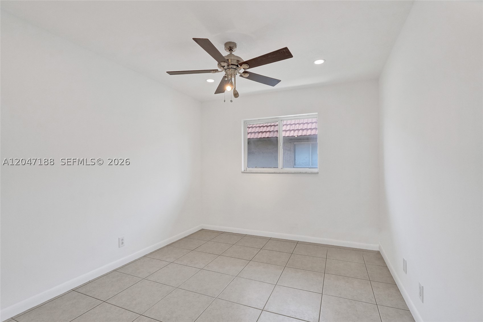 WINDSOR COURT CONDOMINIUM - Residential Lease